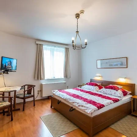 Szent Kristof Panzio Bed & Breakfast Esztergom