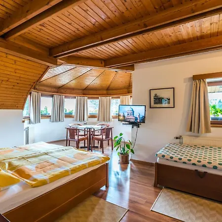 Bed & Breakfast Szent Kristof Panzio Esztergom