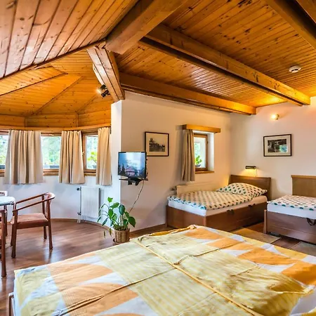 Szent Kristof Panzio Bed & Breakfast 3*