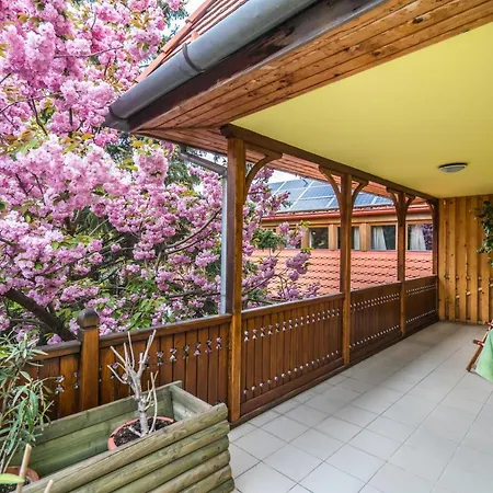 Bed & Breakfast Szent Kristof Panzio 3*